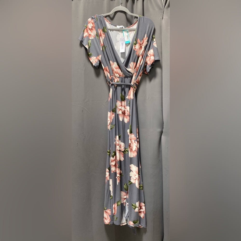 Gilli Perri Short-Sleeved Surplice Maxi Dress - Grey Floral - Size 1X